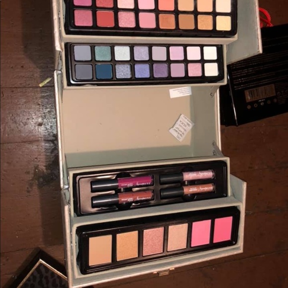 Ultra makeup - Picture 1 of 2